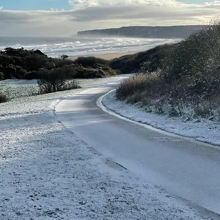 The Sandpiper - Part Of The The Bay Filey Village With Pool, Gym And Direct Access, Pub, Restaurant, Tennis And Meadows Walks * Reighton