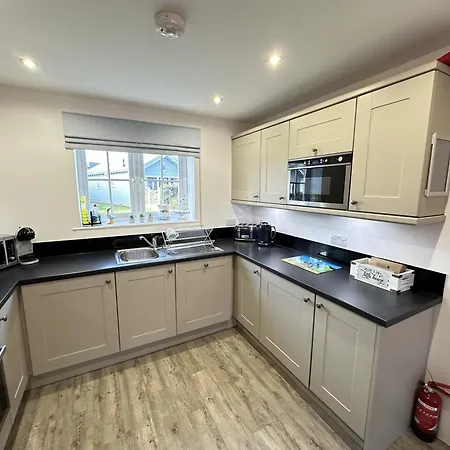 The Sandpiper - Part Of The The Bay Filey Village With Pool, Gym And Direct Access, Pub, Restaurant, Tennis And Meadows Walks Reighton