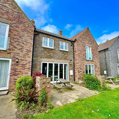 The Sandpiper - Part Of The The Bay Filey Village With Pool, Gym And Direct Access, Pub, Restaurant, Tennis And Meadows Walks Ferienhaus