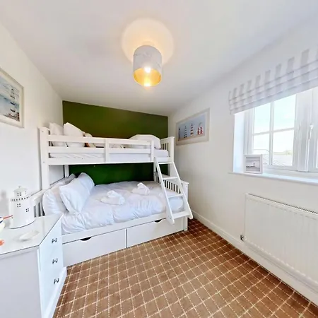 The Sandpiper - Part Of The The Bay Filey Village With Pool, Gym And Direct Access, Pub, Restaurant, Tennis And Meadows Walks