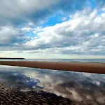 The Sandpiper - Part Of The The Bay Filey Village With Pool, Gym And Direct Access, Pub, Restaurant, Tennis And Meadows Walks