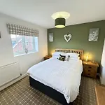 The Sandpiper - Part Of The The Bay Filey Village With Pool, Gym And Direct Access, Pub, Restaurant, Tennis And Meadows Walks بيت للعطل Reighton