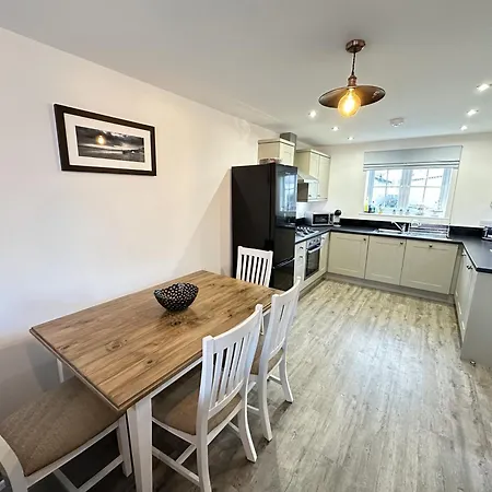 The Sandpiper - Part Of The The Bay Filey Village With Pool, Gym And Direct Access, Pub, Restaurant, Tennis And Meadows Walks